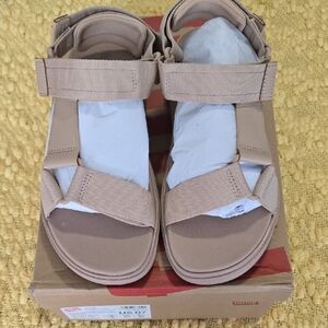 FIT FLOP New In Box GenFF Sandals Size 7